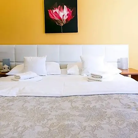 Nove Adalbertinum 3*