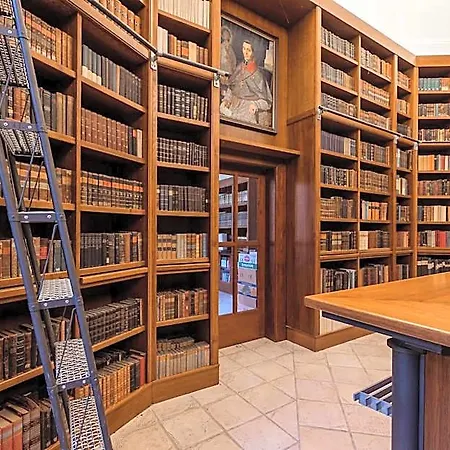Nove Adalbertinum 3* Χράντεκ Κράλοβε