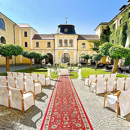 Nove Adalbertinum 3*
